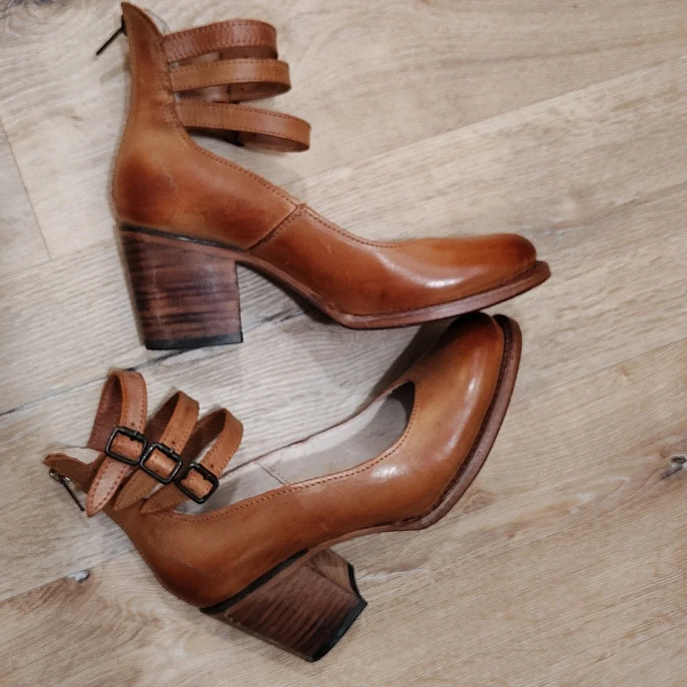 freebird Tan Leather Multi-Strap Block Heel Pumps - Picture 4 of 16